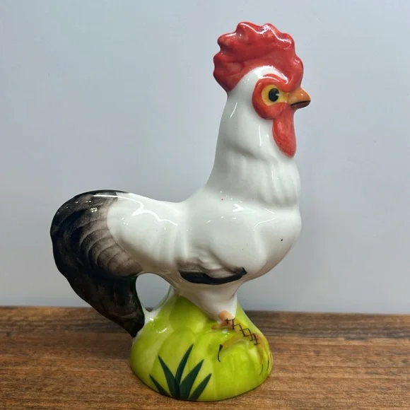 Decorative Small Painted Ceramic Rooster Decor 5 Inches In Height - Picture 10 of 10